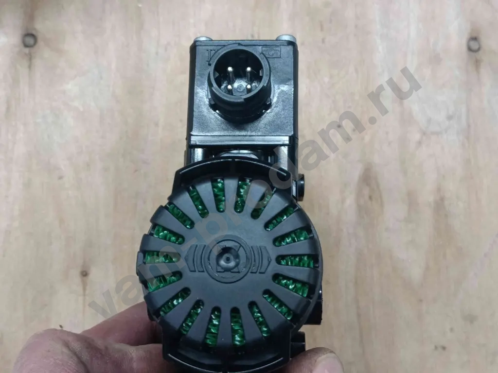 Клапан пневмо подвески K019821N00