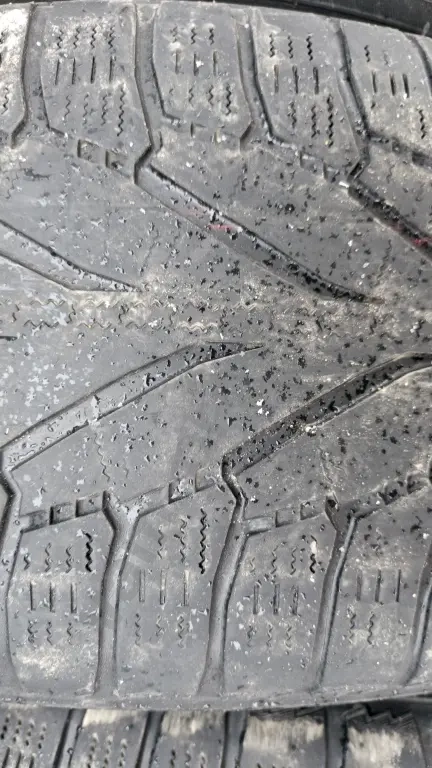 Шины зимние Nokian Hakapellita R2 235/65/17