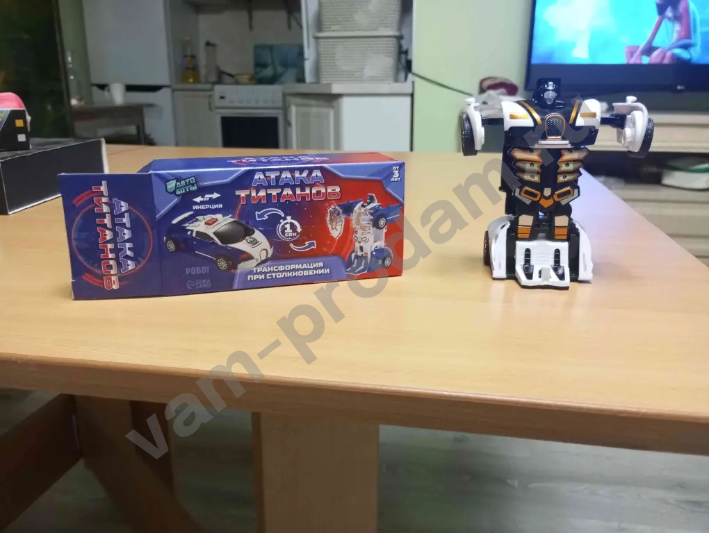 Робот трансформер, электронный заяц, лабубу