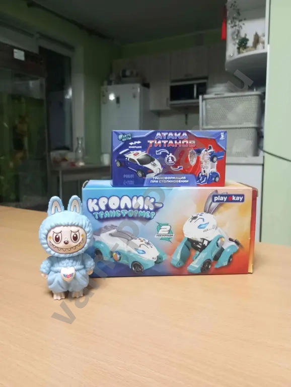 Робот трансформер, электронный заяц, лабубу