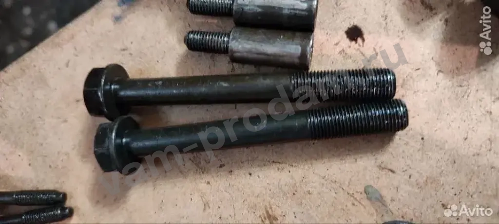 Болт 11367500574