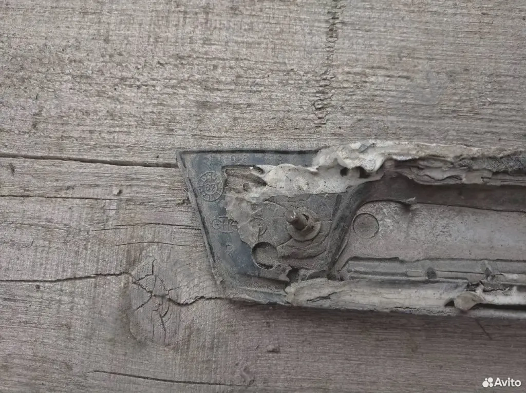 Молдинг крыла переднего правого бмв е32