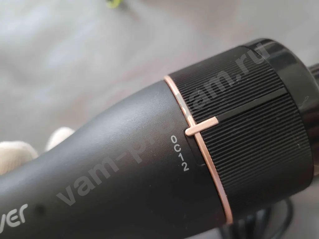 Фен-щетка Endever Aurora-499 как новая