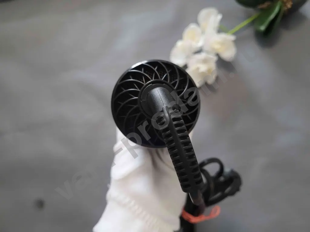 Фен-щетка Endever Aurora-499 как новая