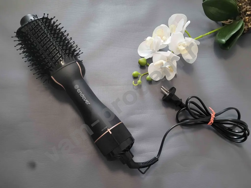 Фен-щетка Endever Aurora-499 как новая