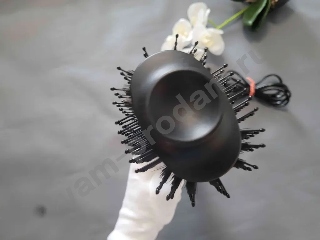 Фен-щетка Endever Aurora-499 как новая