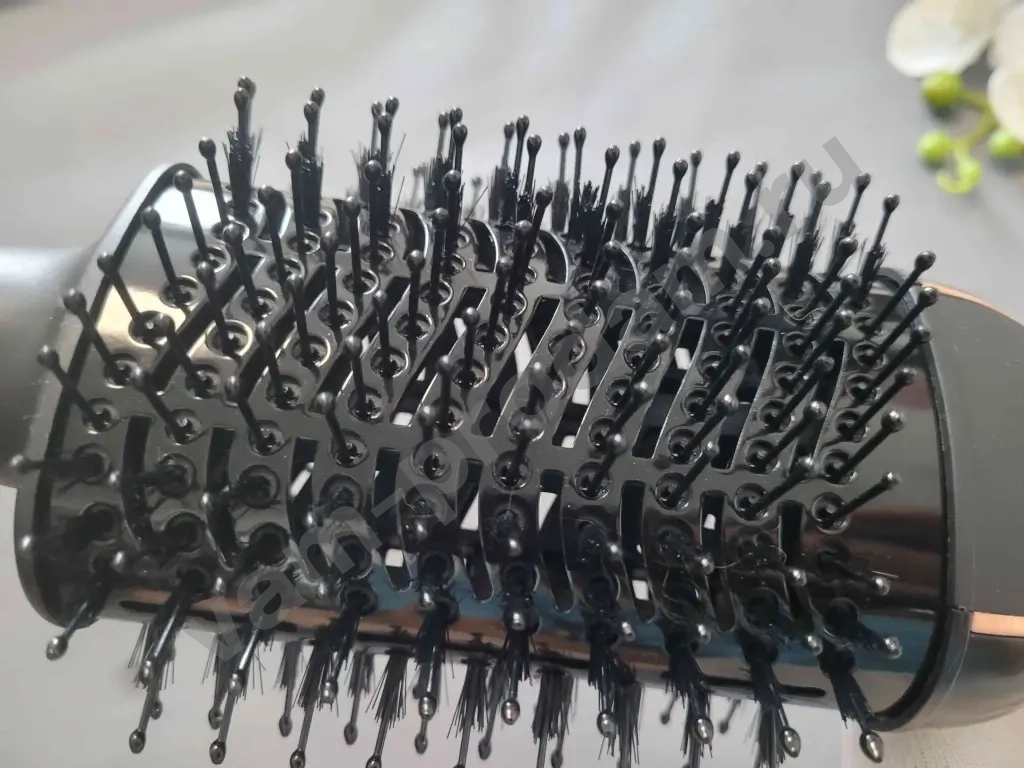 Фен-щетка Endever Aurora-499 как новая