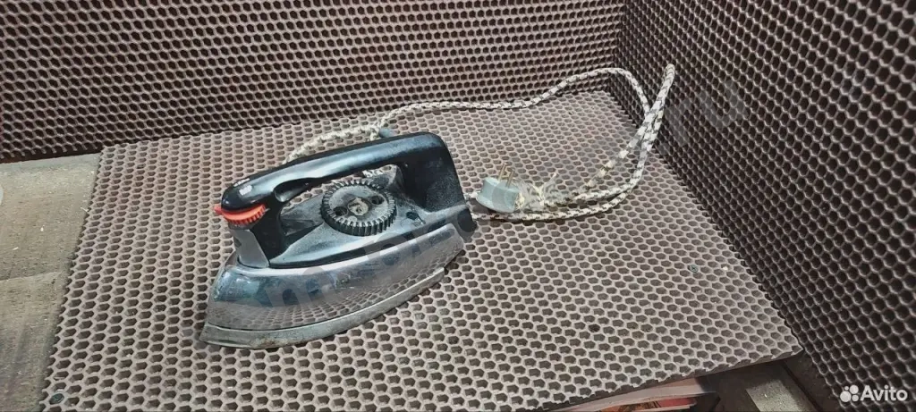 Утюг для квестов.глажки.винтажный. атмосферный