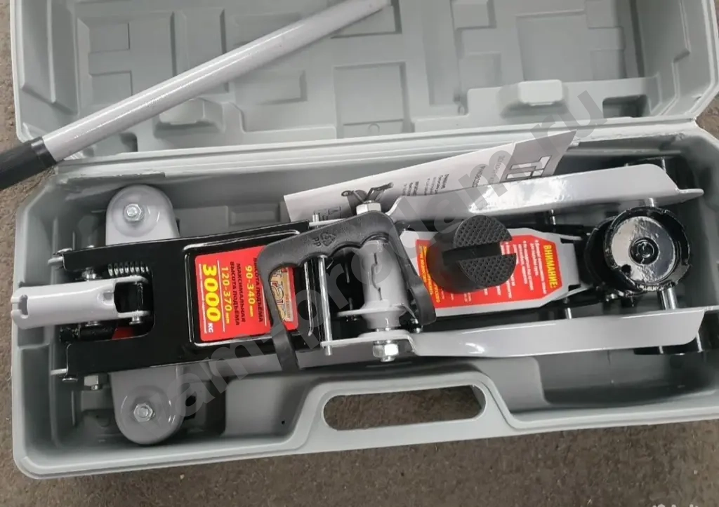 Домкрат подкатной 3т