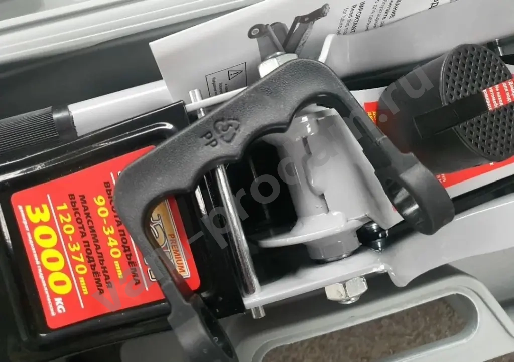 Домкрат подкатной 3т