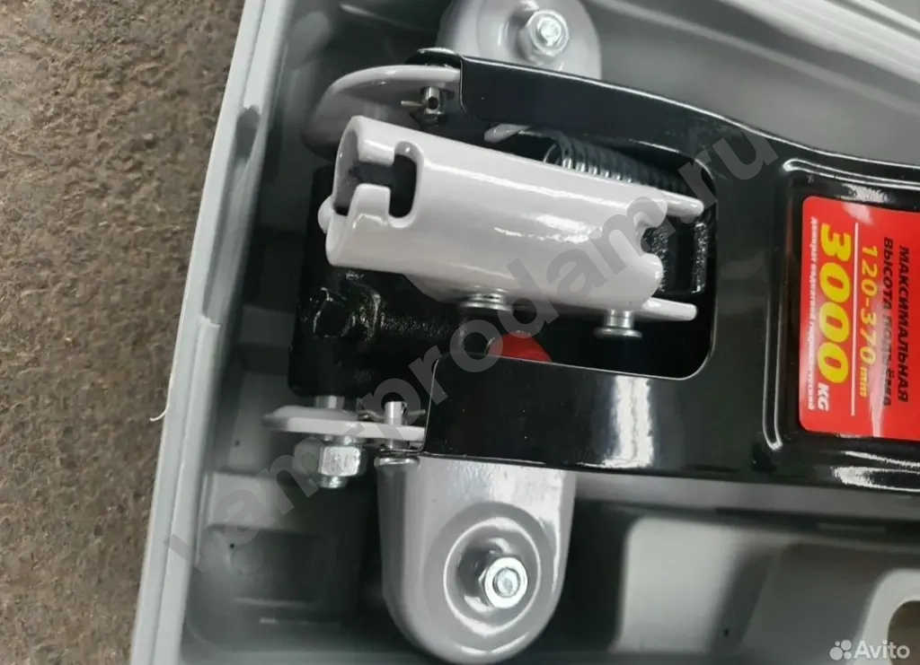 Домкрат подкатной 3т