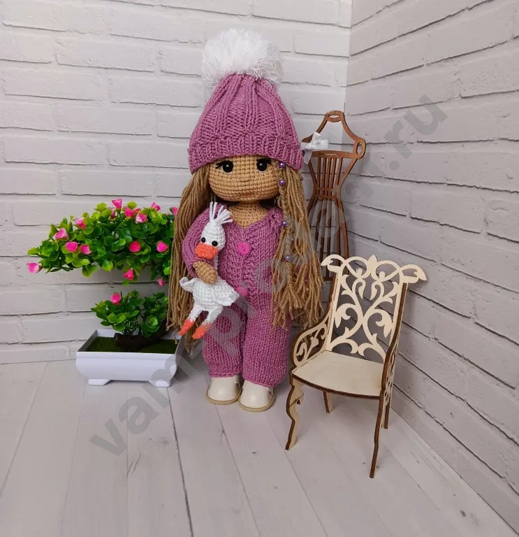 Кукла вязаная