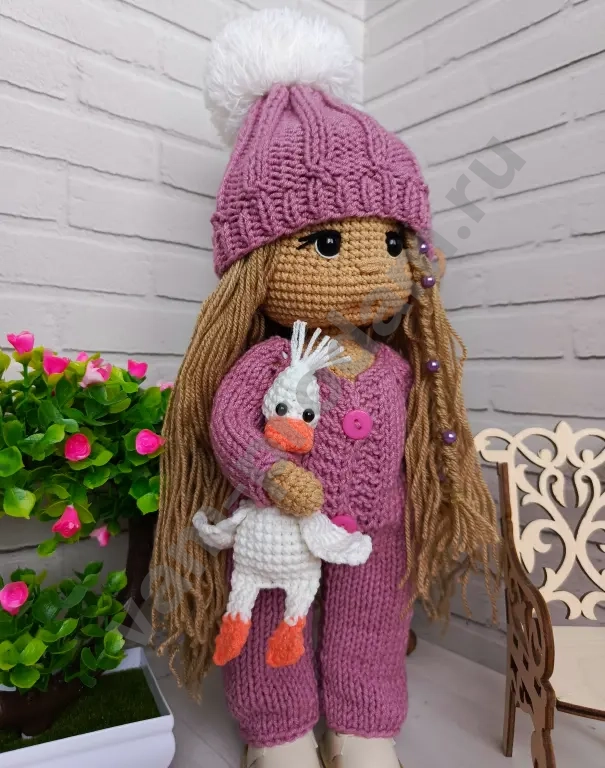 Кукла вязаная