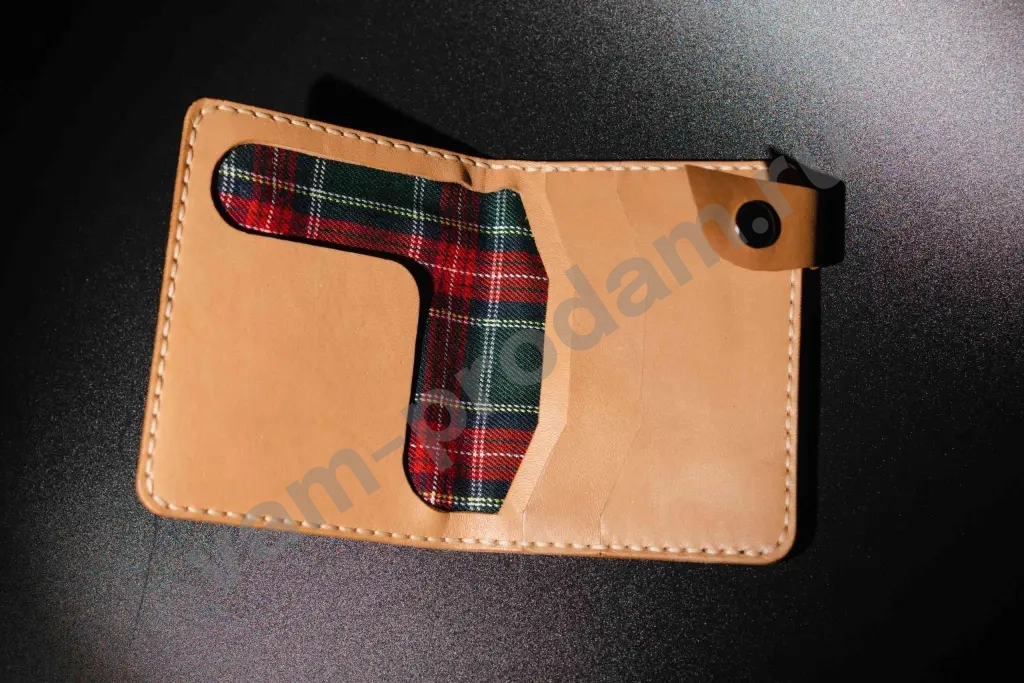 Кошелек из натуральной кожи