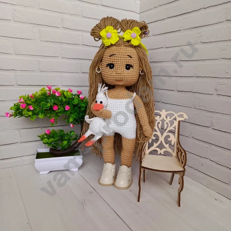 Кукла вязаная