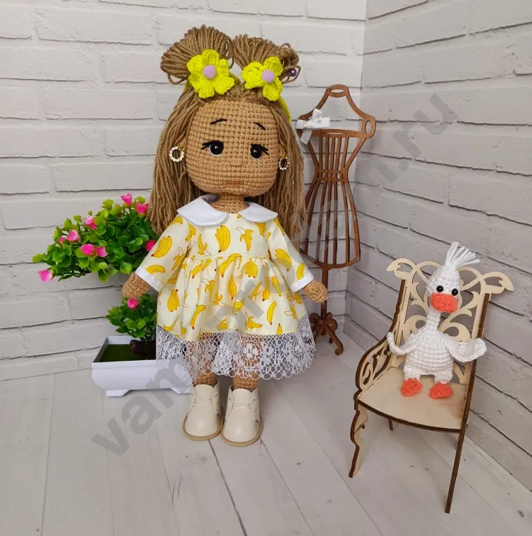 Кукла вязаная