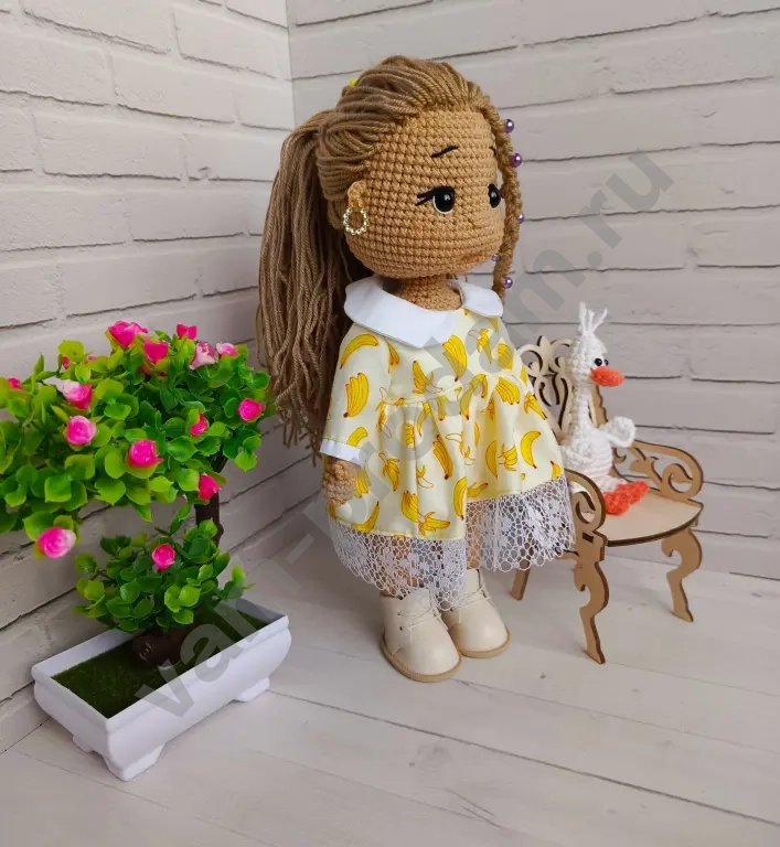 Кукла вязаная