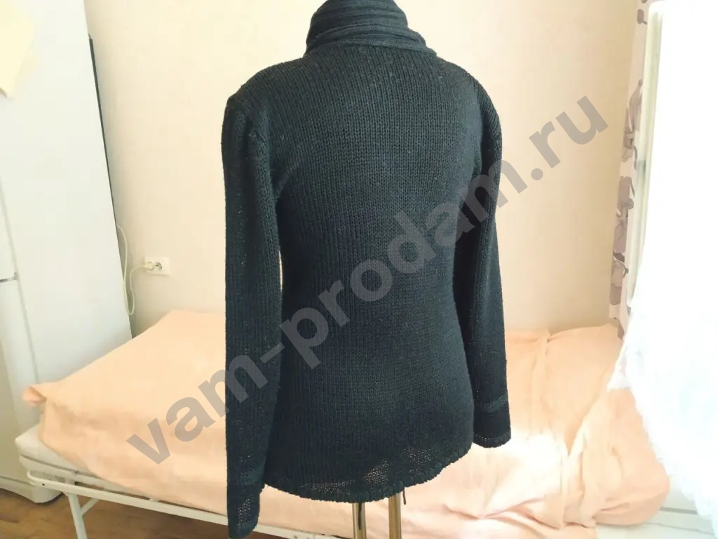 Свитер женский черный 48-50