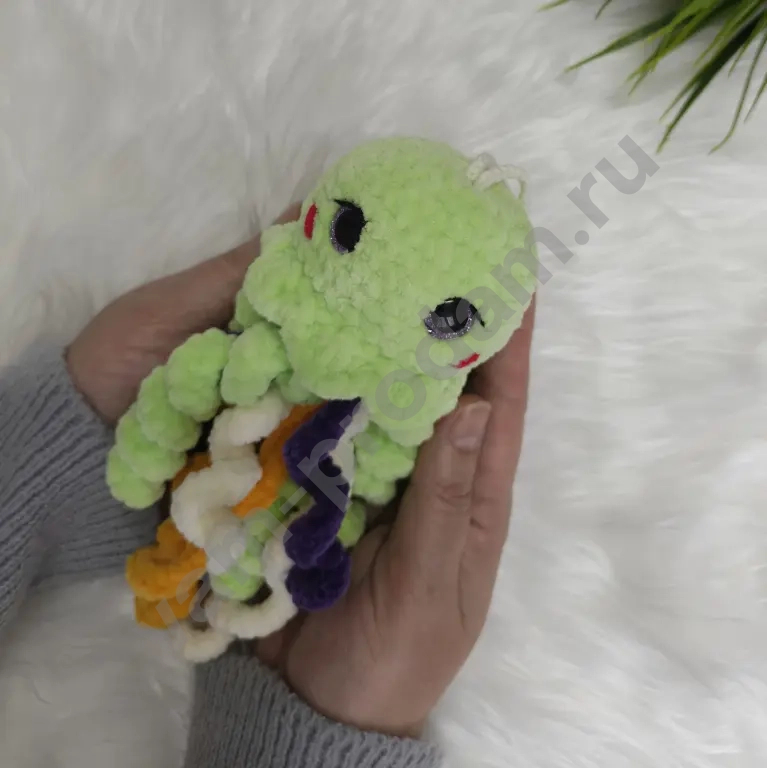 Вязаная игрушка ручной работы "Медуза"