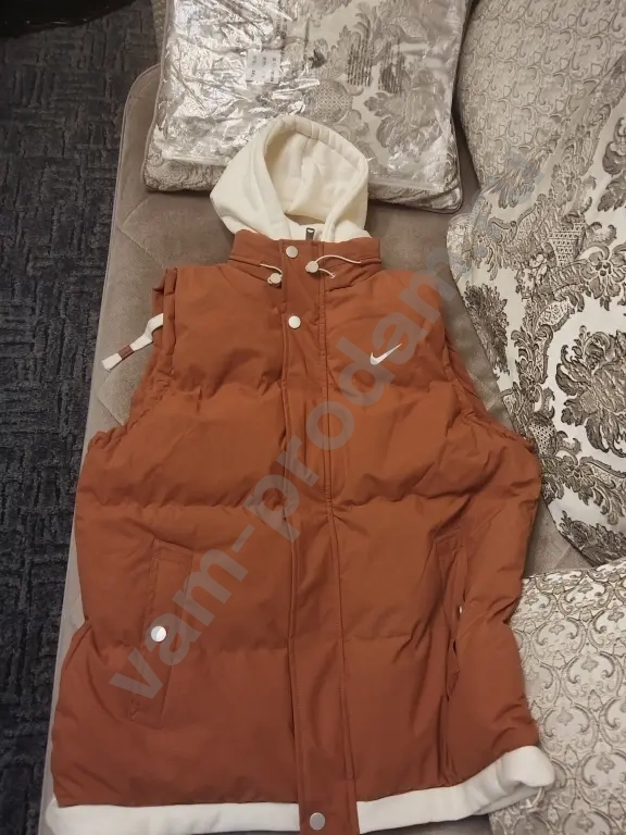 Безрукавка женская 52-54 р