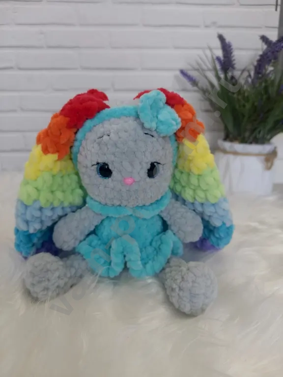 Вязаная игрушка ручной работы "Зайка"