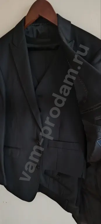 Костюм мужской batistini