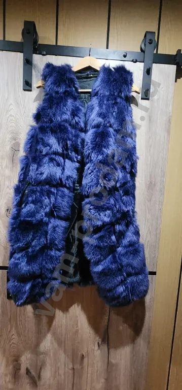 пуховик и жилетка