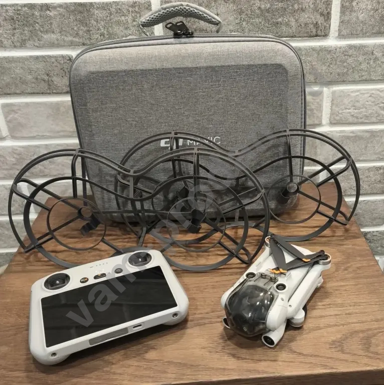 Квадрокоптер DJI Mini 3 Pro