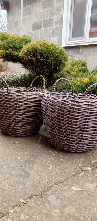 кашпо из искусственного ротанга