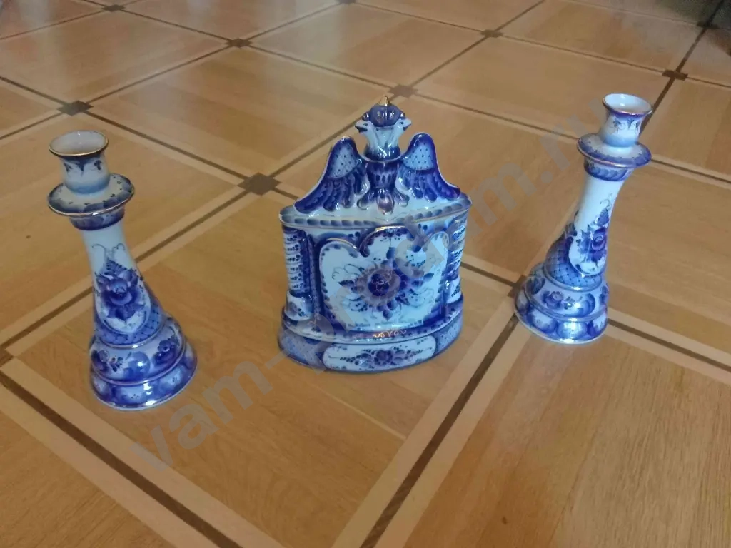 Фарфоровые часы и подсвечники. Гжель.