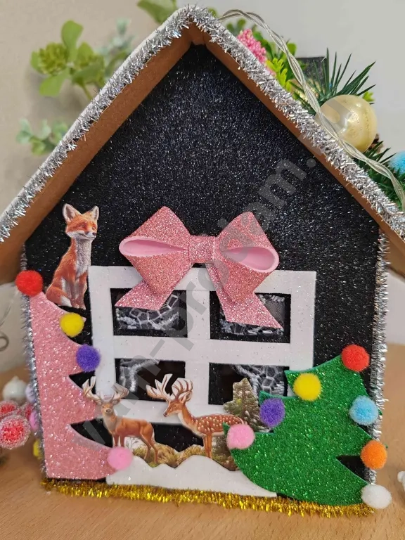 Поделка детская "Новогодний домик"