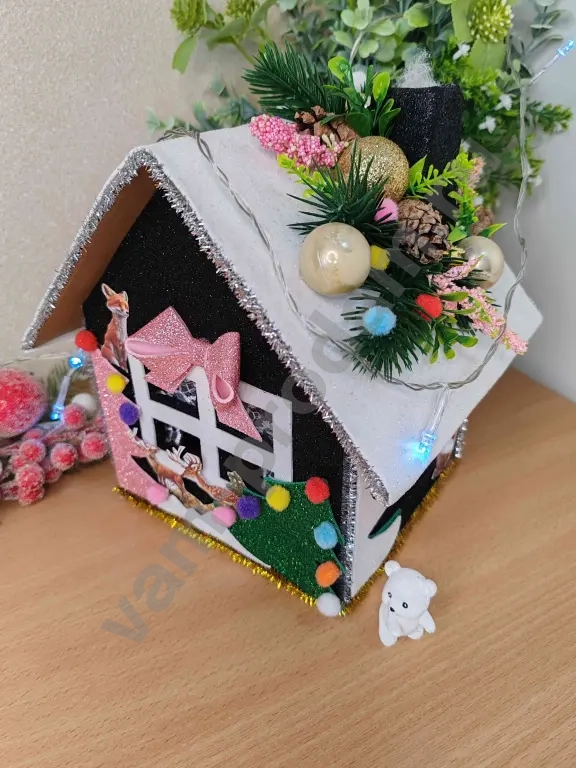 Поделка детская "Новогодний домик"