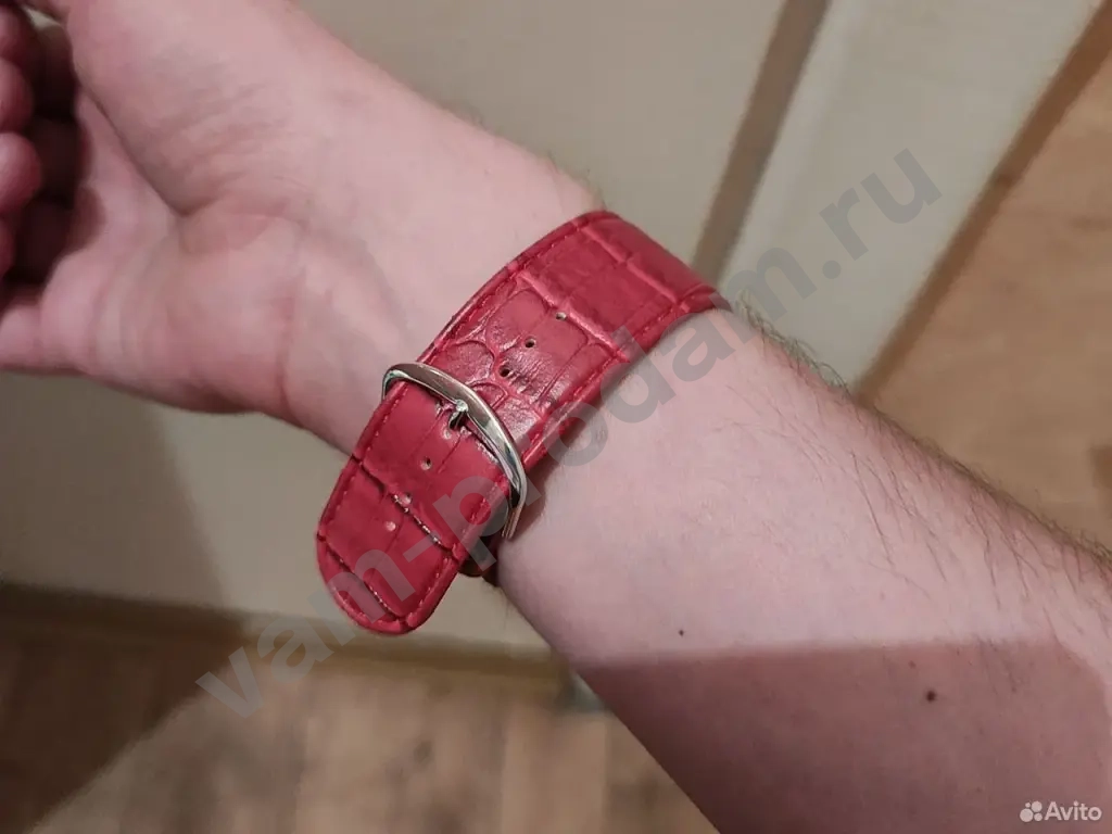 Часы женские красный крокодил