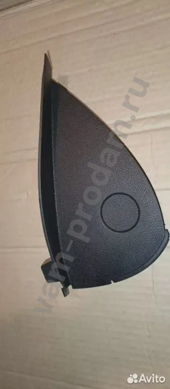 Накладка декоративная на торпедо правая BMW 1-сери