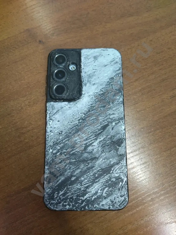 Нанесение декоративной штукатурки