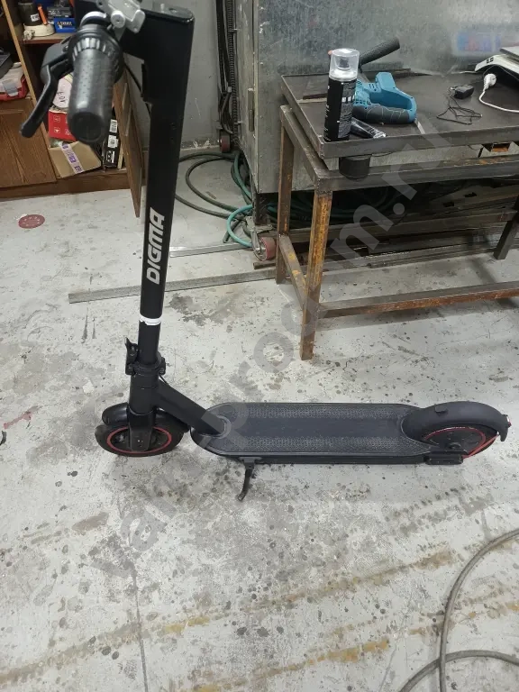 Самокат взрослый электрический б/у