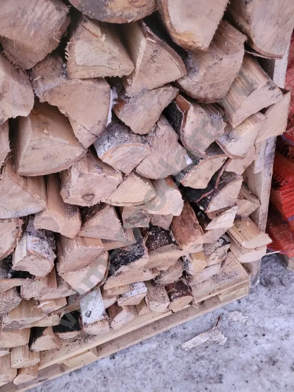 Дрова в сетках вязанки березовые колотые