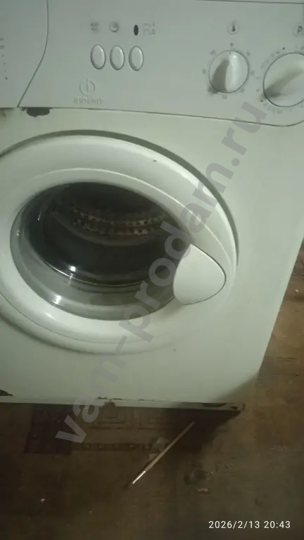 стиральная машина Индезит.