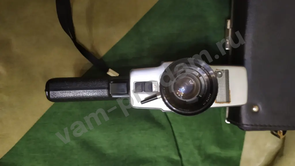 Кинокамера пленочная