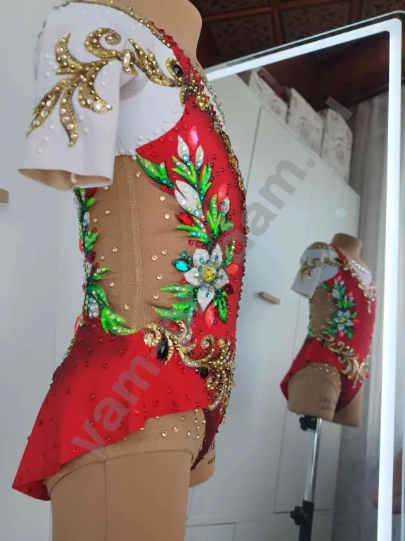 Купальник для художественной гимнастики