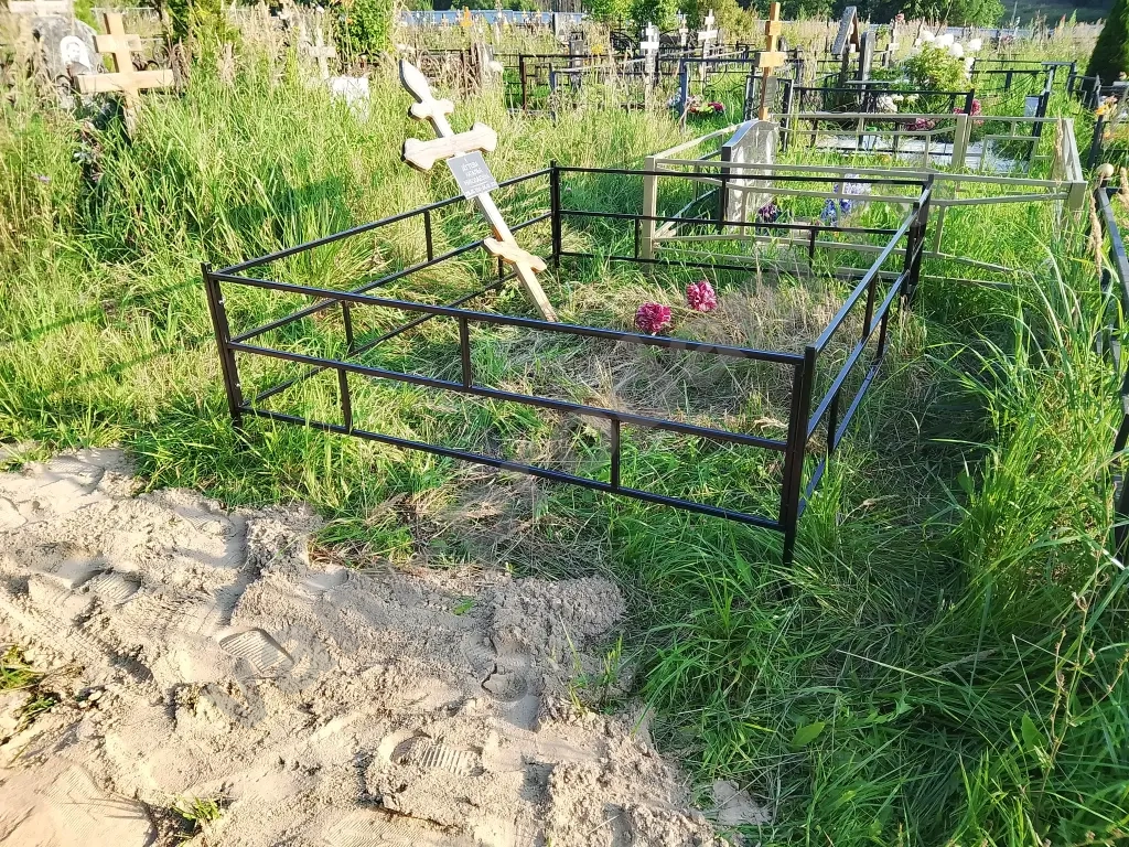 оградки на кладбище