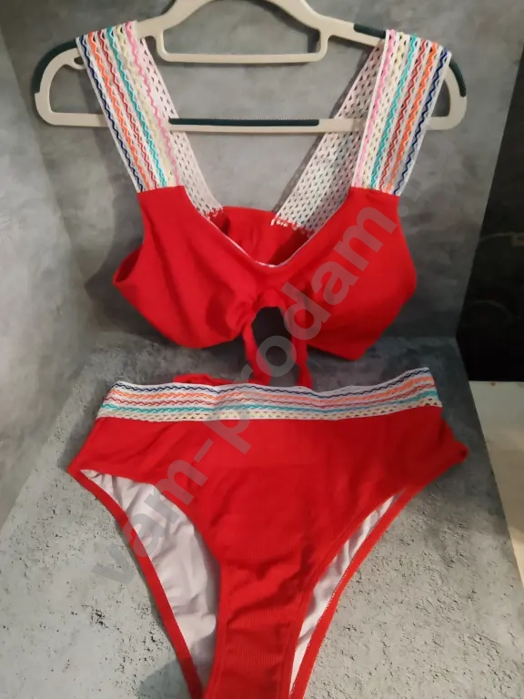 новые купальники.